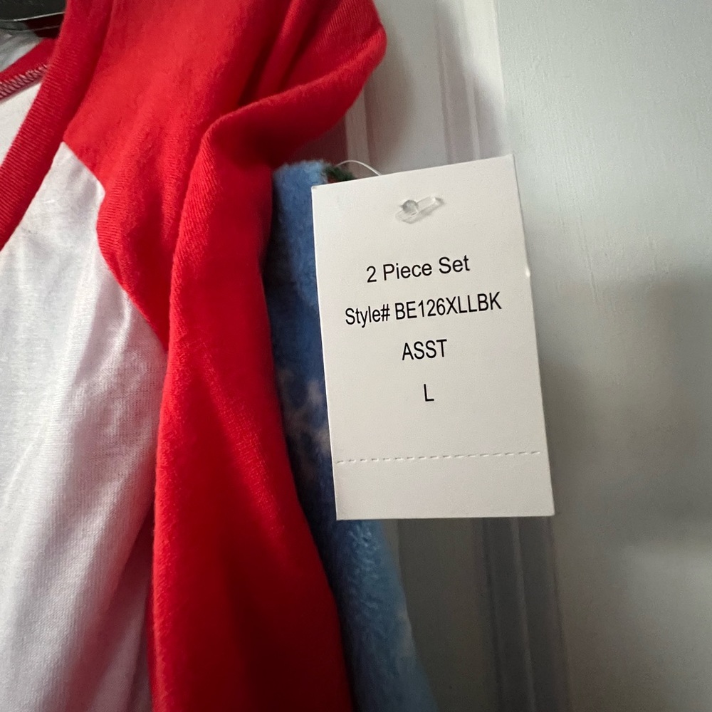 Women’s Large PJ Elf Set - Picture 4 of 4